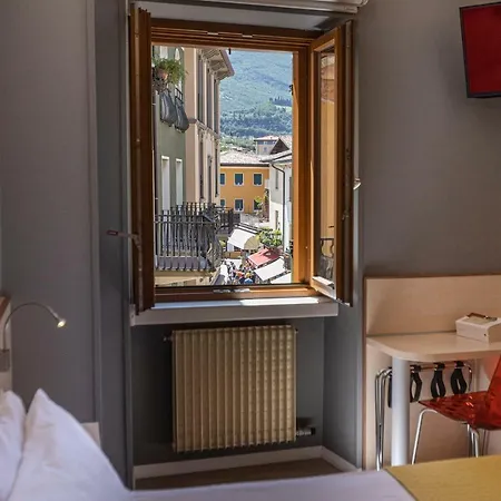 Ξενοδοχείο Aurora 2*