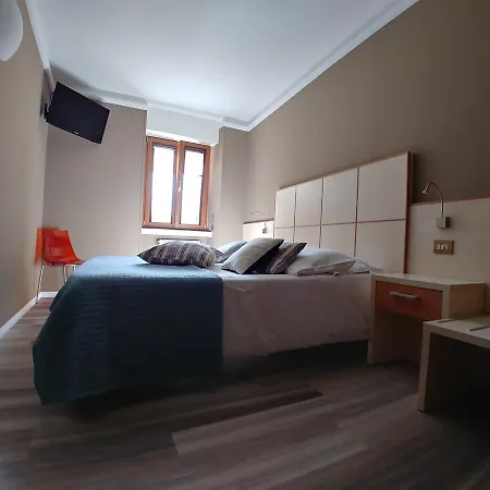 Hotel Aurora 2*